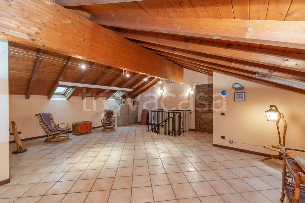 appartamento in vendita a Monza in zona Centro Storico