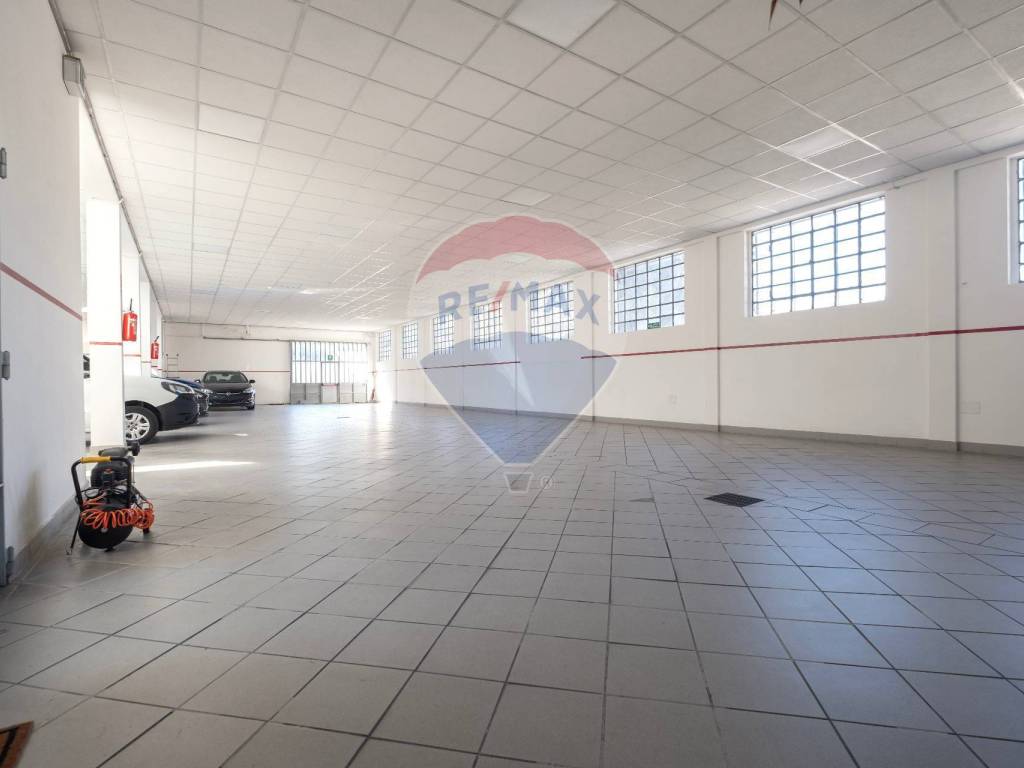 negozio in vendita a Monza