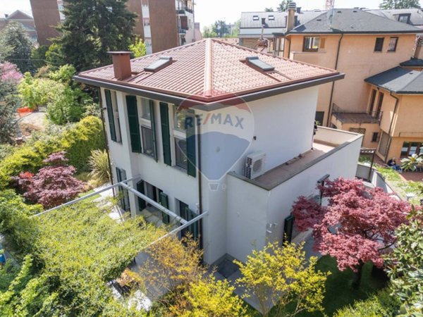 casa indipendente in vendita a Monza in zona Centro Storico