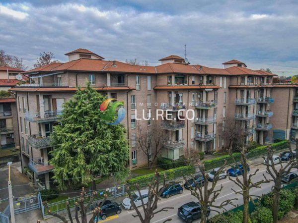 appartamento in vendita a Monza in zona Centro Storico