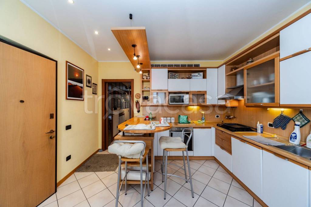 appartamento in vendita a Monza in zona Centro Storico