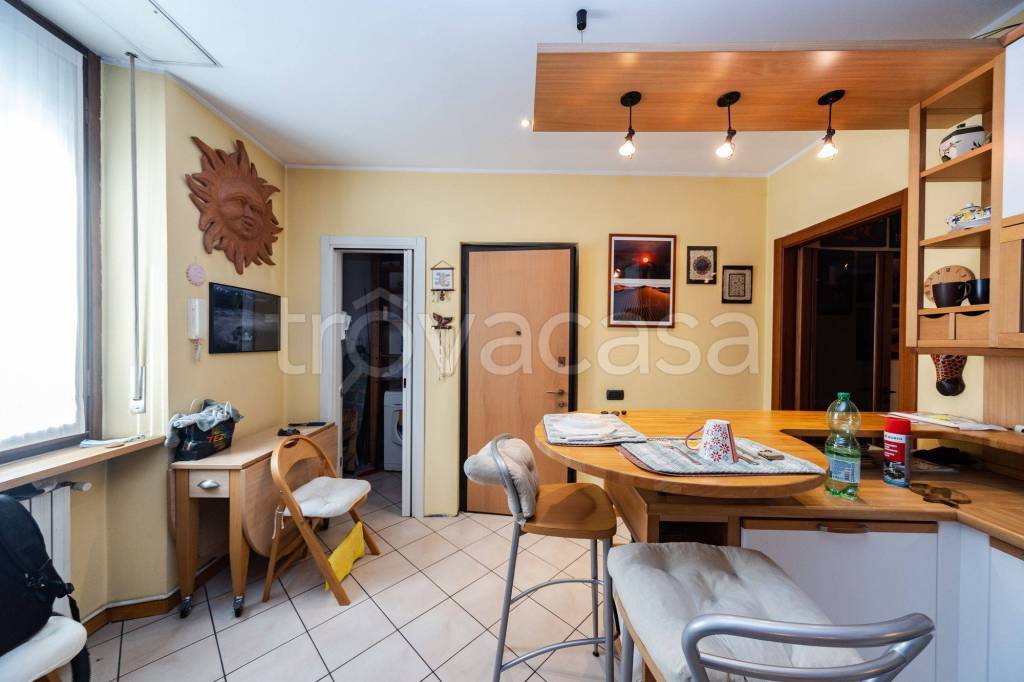 appartamento in vendita a Monza in zona Centro Storico