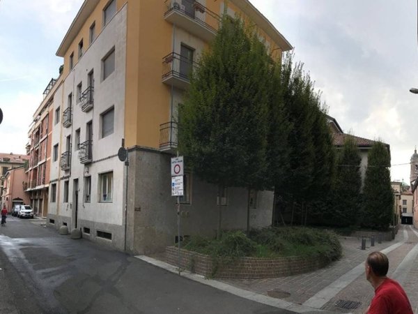 appartamento in vendita a Monza in zona Centro Storico