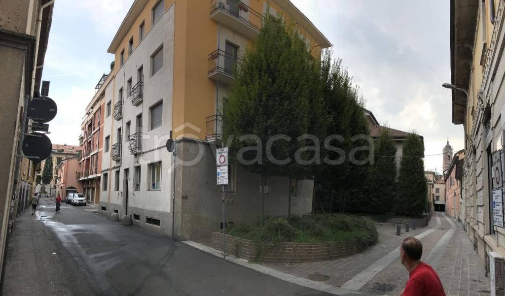 appartamento in vendita a Monza in zona Centro Storico