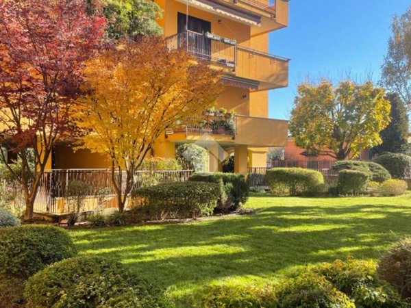 appartamento in vendita a Monza in zona Ospedale San Gerardo