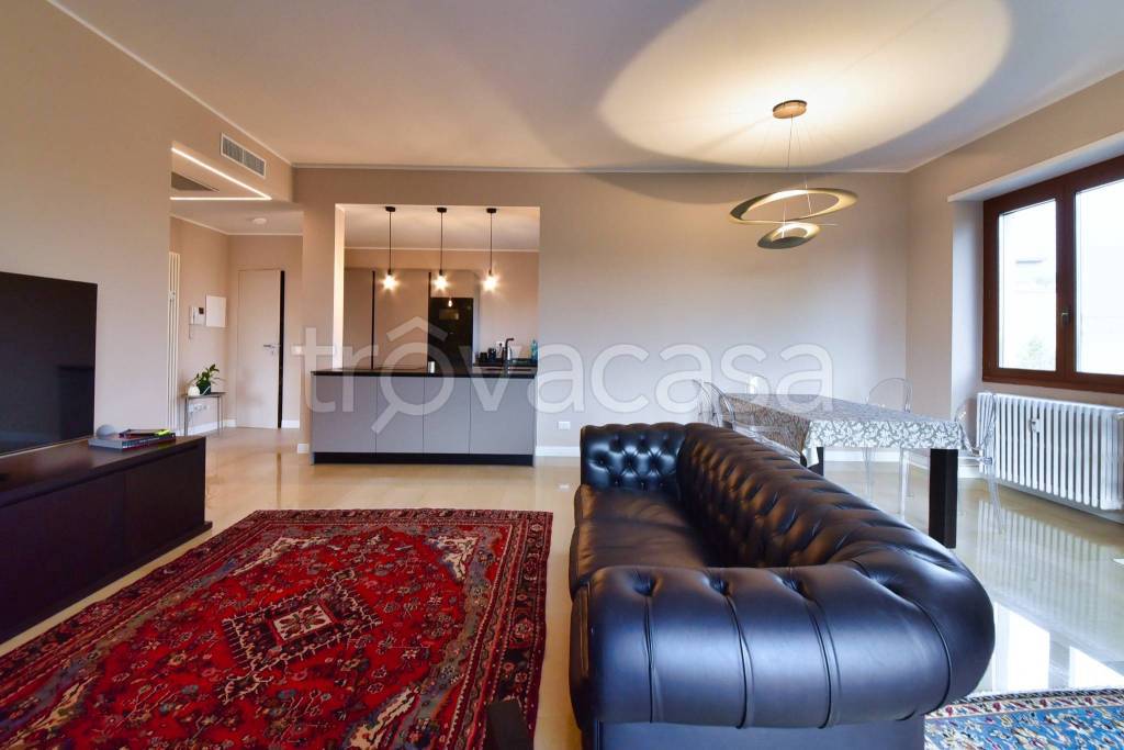 appartamento in vendita a Monza in zona Ospedale San Gerardo