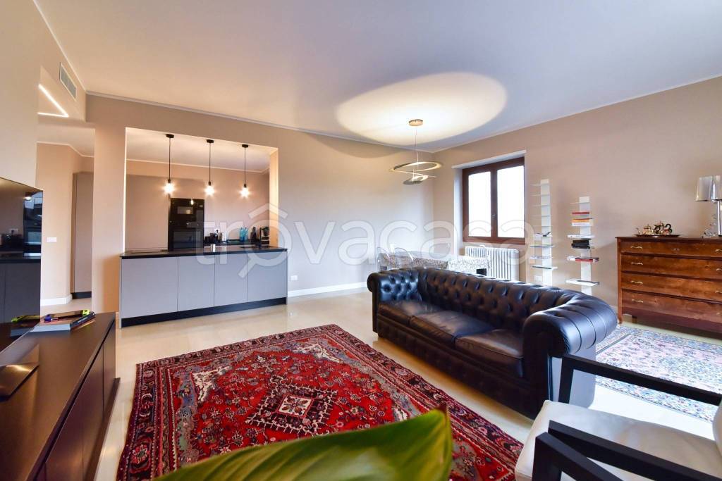 appartamento in vendita a Monza in zona Ospedale San Gerardo