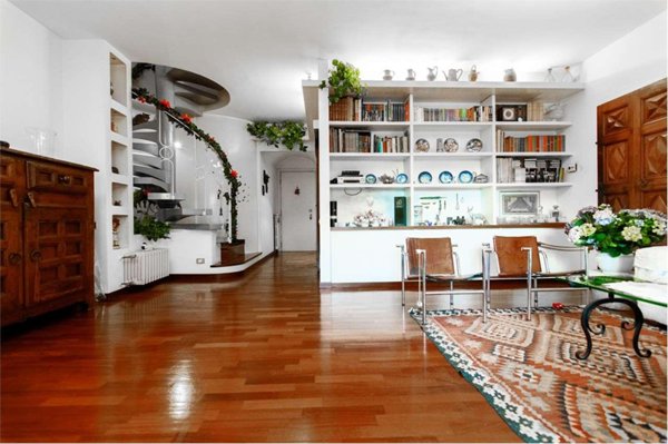 pentavano in vendita a Monza in zona Centro Storico