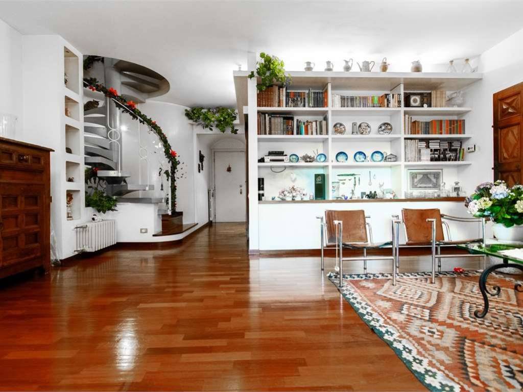 appartamento in vendita a Monza in zona Centro Storico