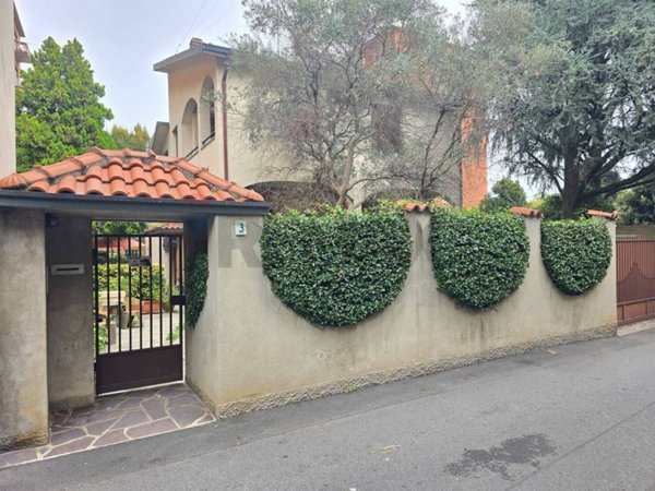 casa indipendente in vendita a Monza
