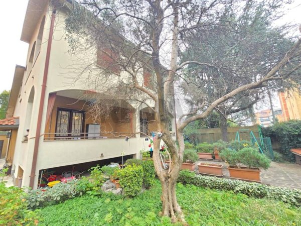 casa indipendente in vendita a Monza