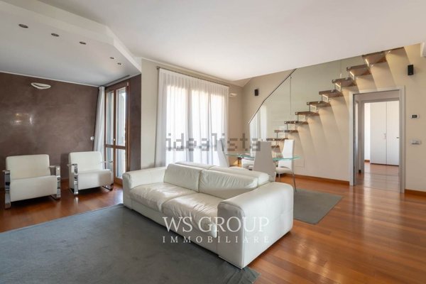 appartamento in vendita a Monza in zona Centro Storico