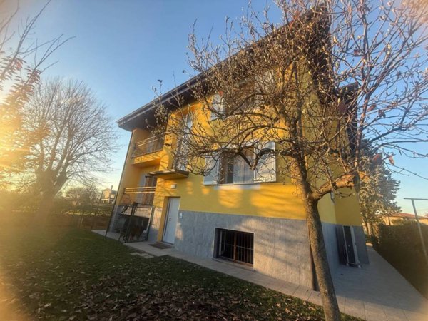 casa indipendente in vendita a Monza