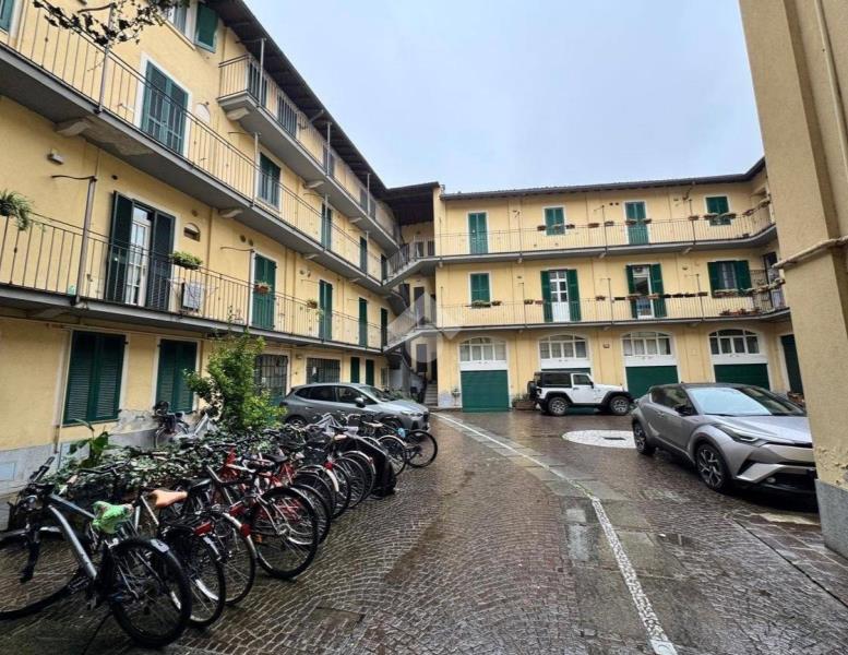 appartamento in vendita a Monza in zona Centro Storico