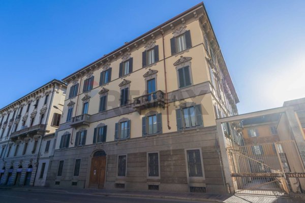 appartamento in vendita a Monza in zona Centro Storico