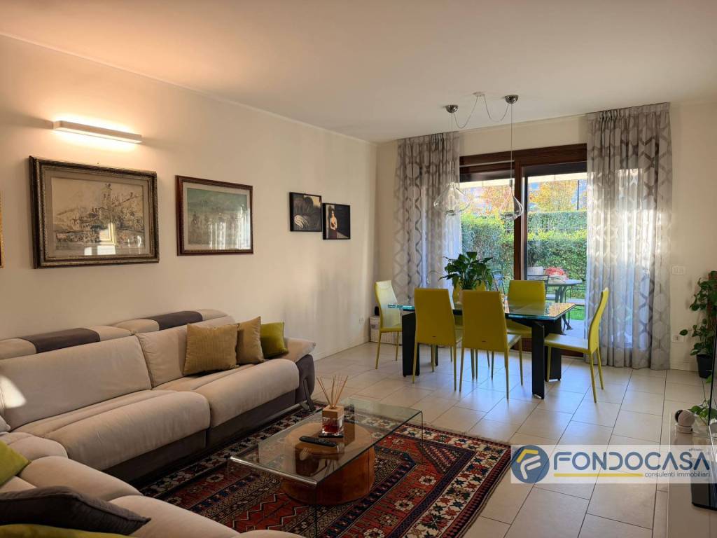 appartamento in vendita a Monza in zona Centro Storico