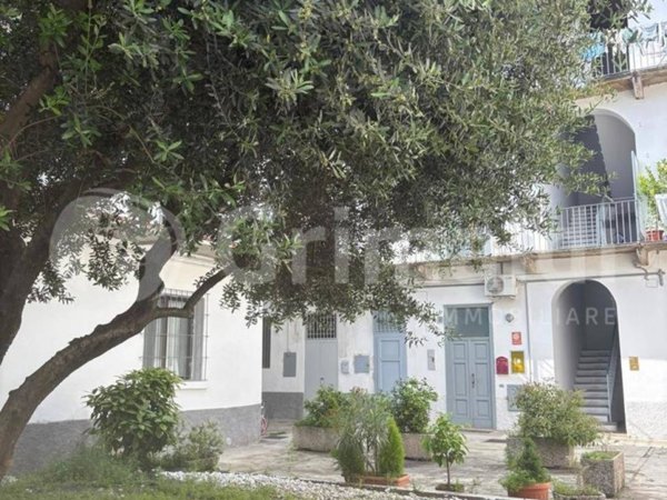 appartamento in vendita a Monza in zona Centro Storico