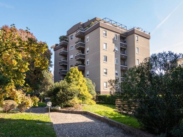 appartamento in vendita a Monza in zona Centro Storico