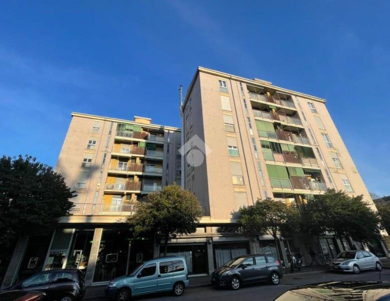 appartamento in vendita a Monza in zona Centro Storico