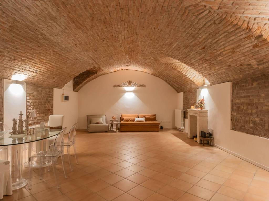 negozio in vendita a Monza