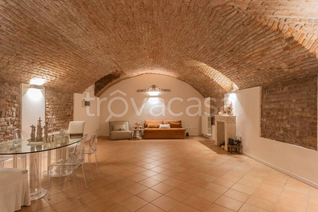 negozio in vendita a Monza