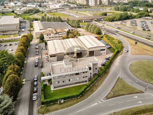 locale commerciale in vendita a Monza in zona Ospedale San Gerardo