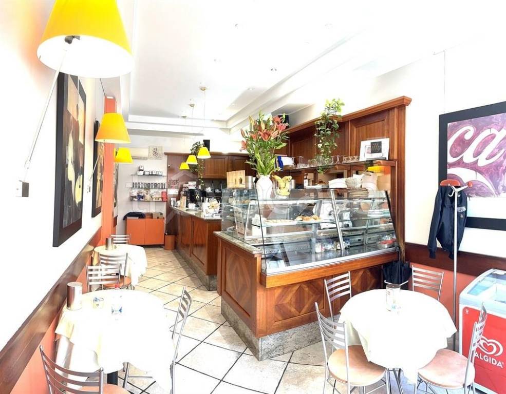 negozio in vendita a Monza in zona Centro Storico