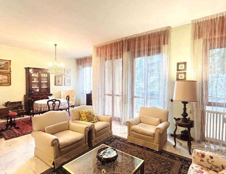 appartamento in vendita a Monza in zona Centro Storico