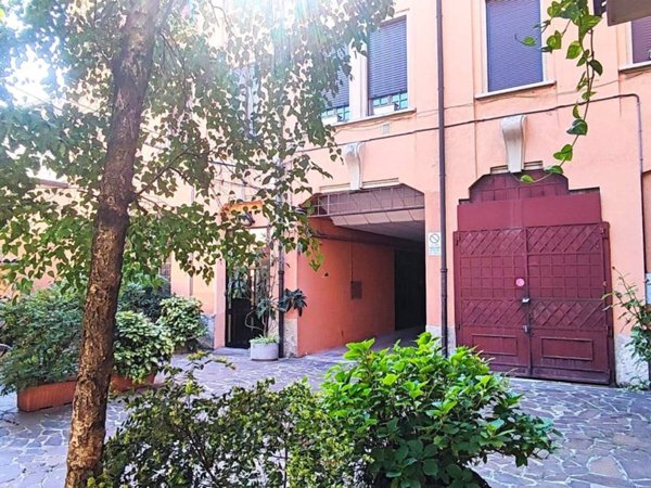 appartamento in vendita a Monza in zona Centro Storico