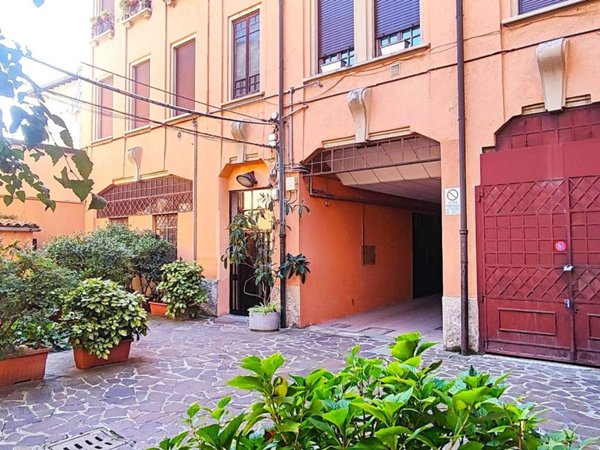 appartamento in vendita a Monza in zona Centro Storico