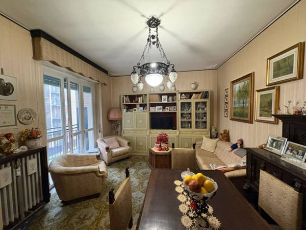 appartamento in vendita a Monza in zona Centro Storico