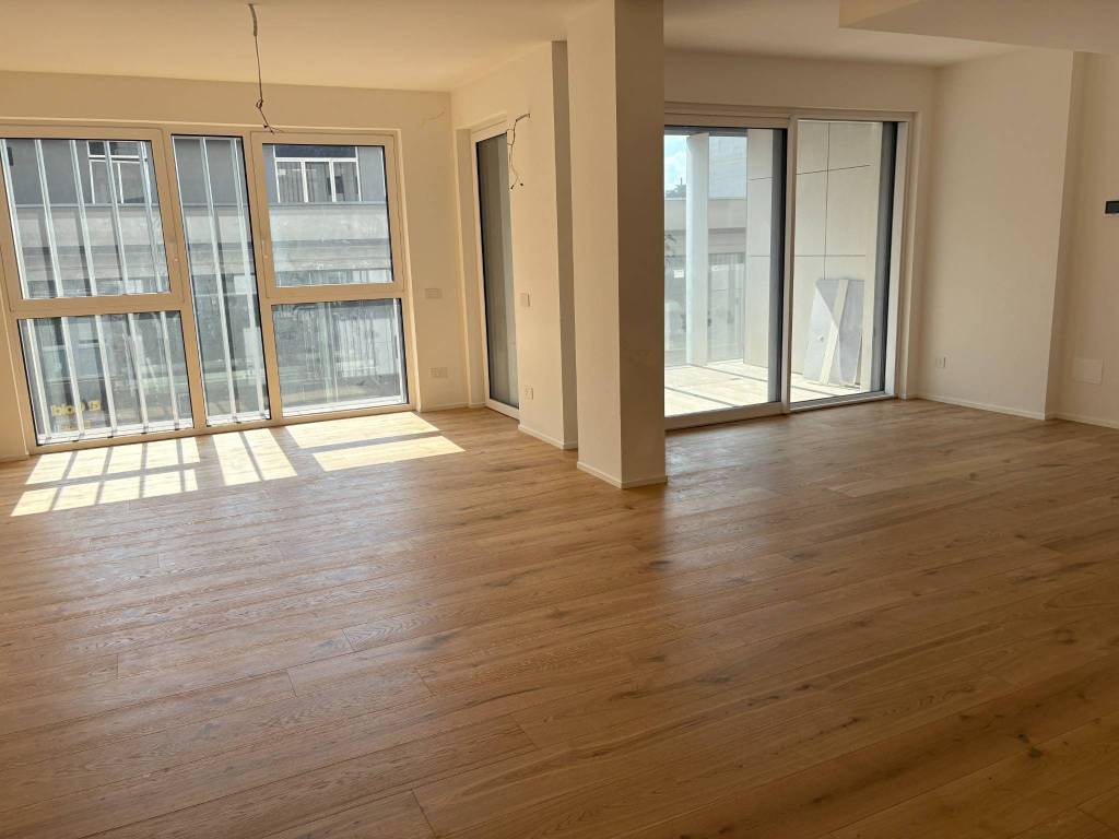 appartamento in vendita a Monza in zona Centro Storico