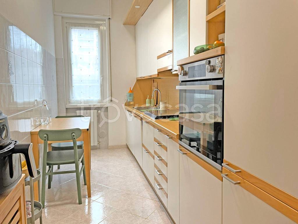 appartamento in vendita a Monza in zona Centro Storico