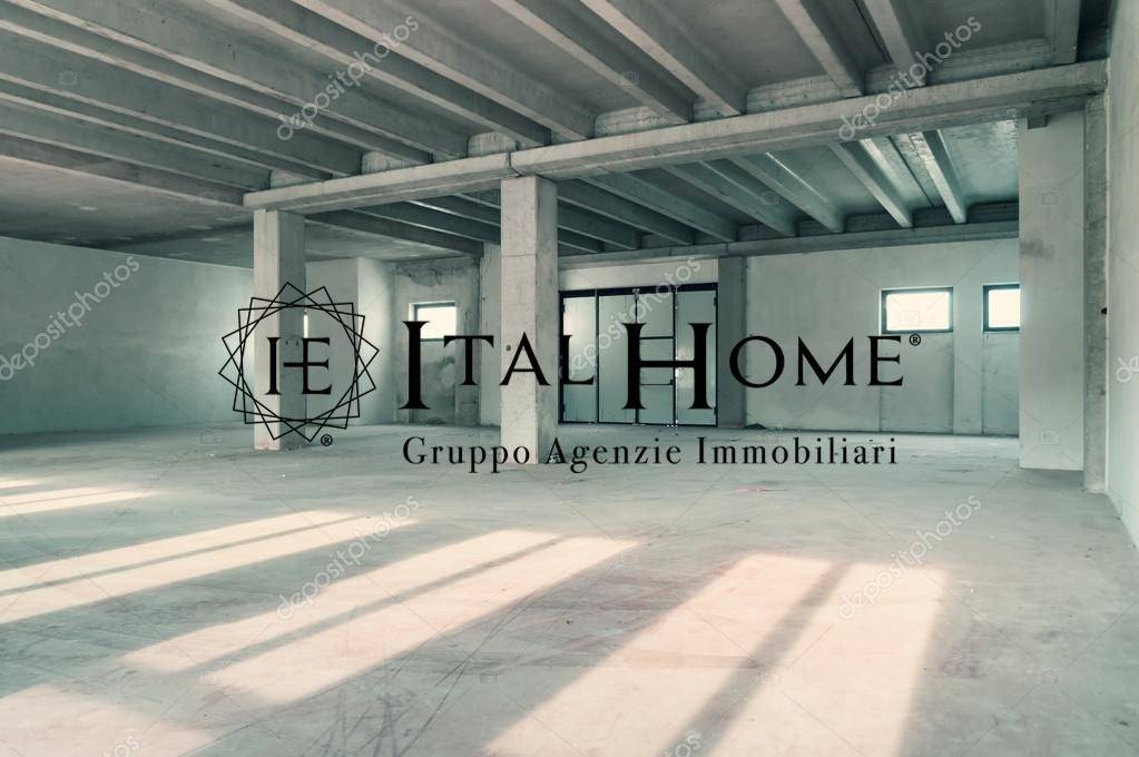 locale commerciale in vendita a Monza