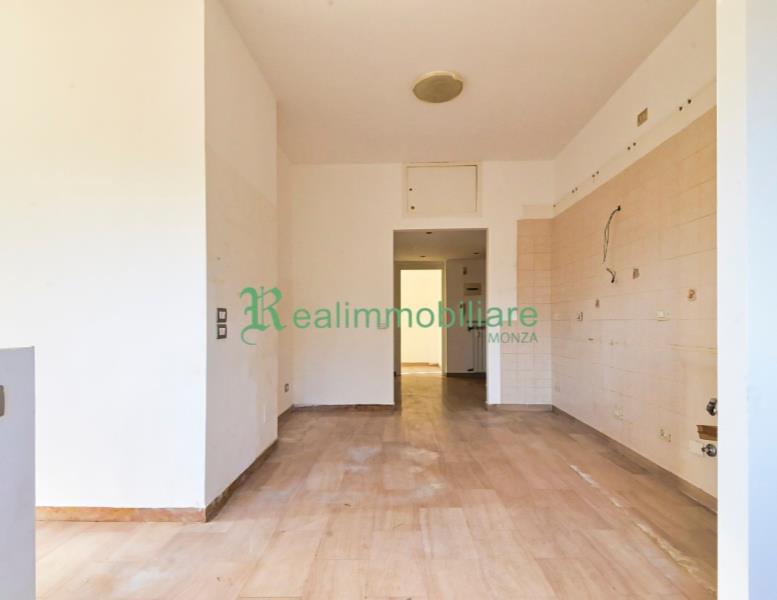 appartamento in vendita a Monza in zona Centro Storico