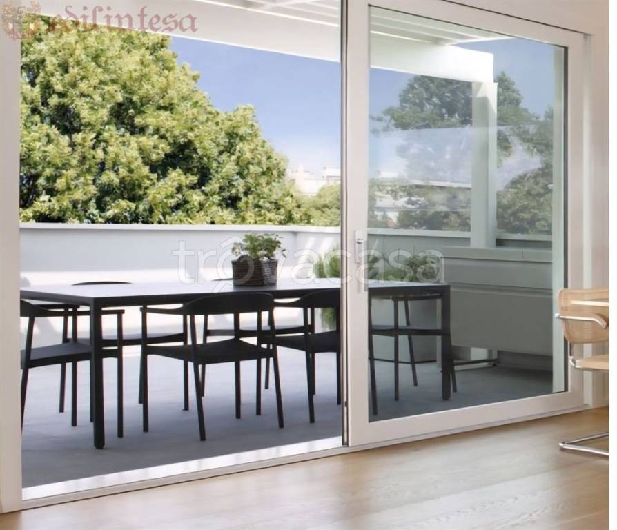 appartamento in vendita a Monza in zona Centro Storico