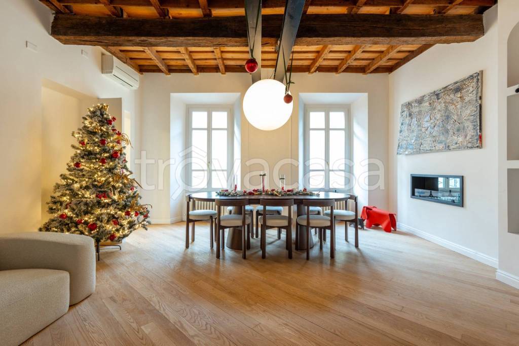 appartamento in vendita a Monza in zona Centro Storico