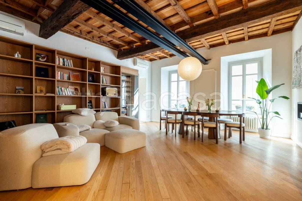 appartamento in vendita a Monza in zona Centro Storico