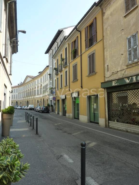 negozio in vendita a Monza in zona Centro Storico