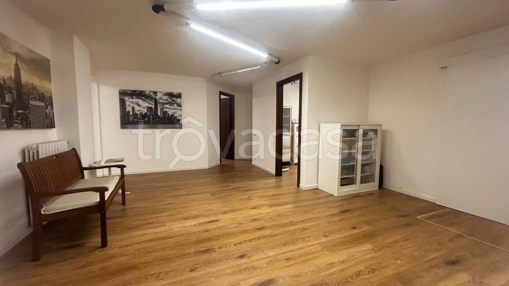 ufficio in vendita a Monza