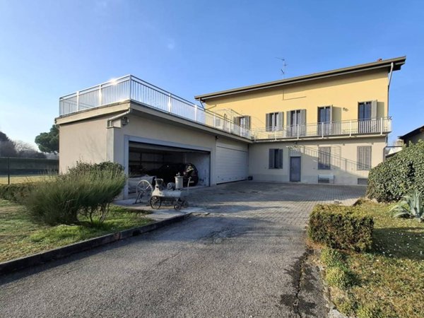 casa indipendente in vendita a Monza