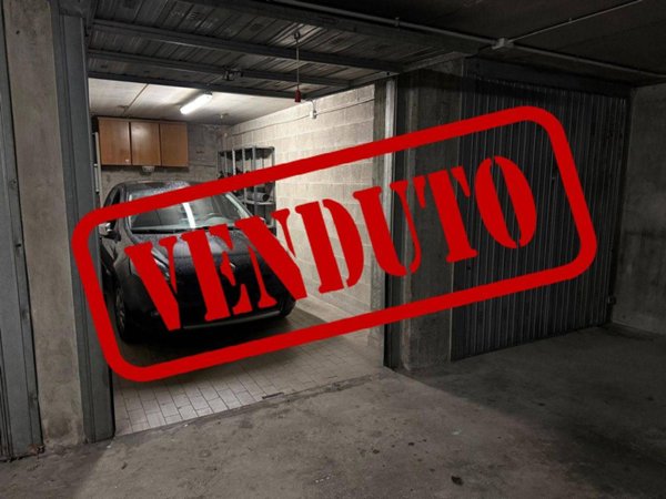 negozio in vendita a Monza in zona Centro Storico