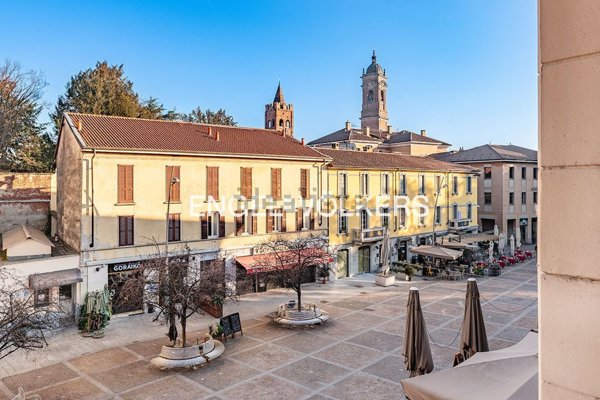 appartamento in vendita a Monza in zona Centro Storico