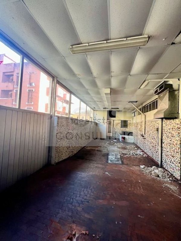 capannone in vendita a Monza