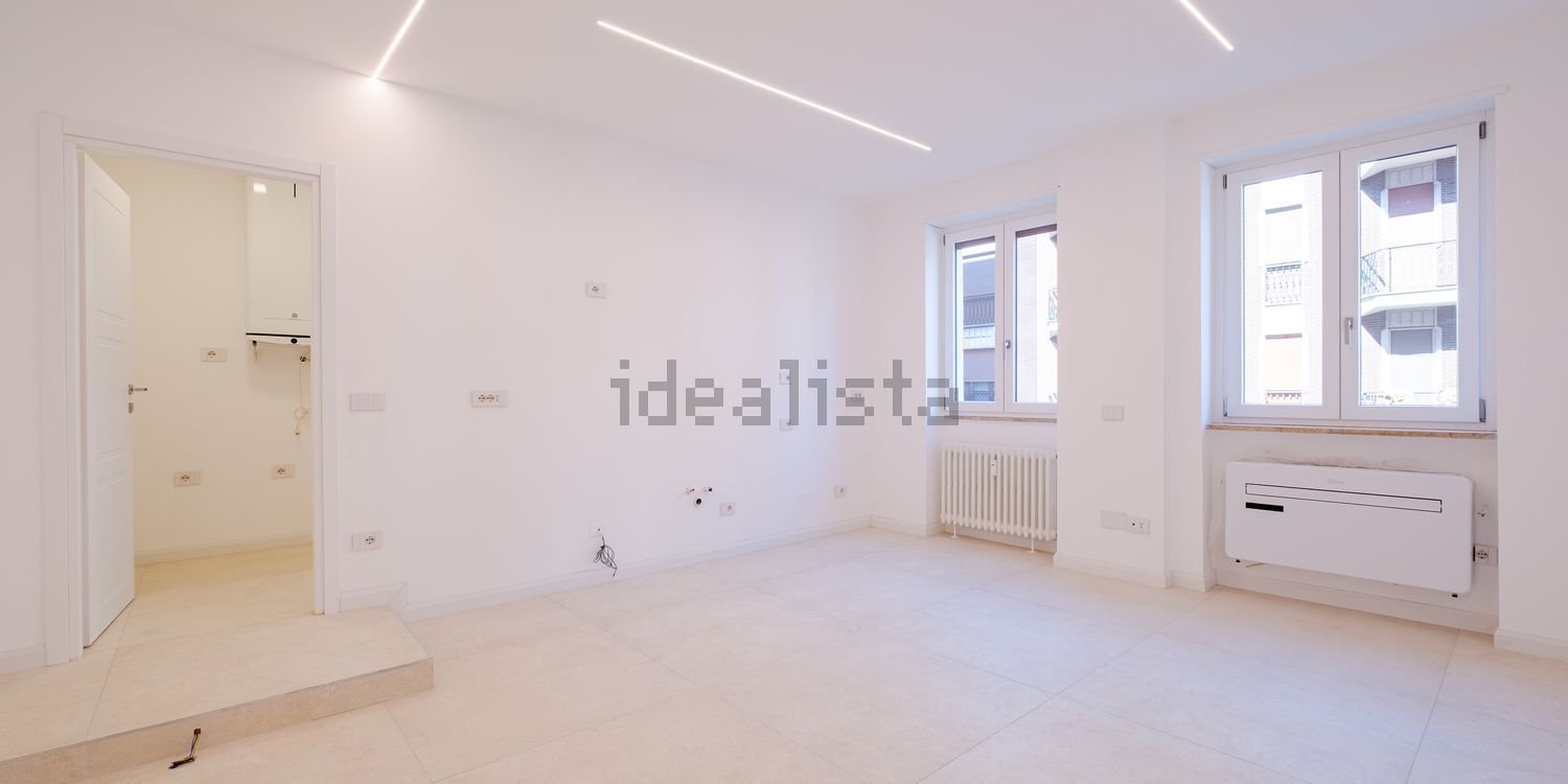 appartamento in vendita a Monza in zona Centro Storico