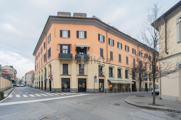 negozio in vendita a Monza