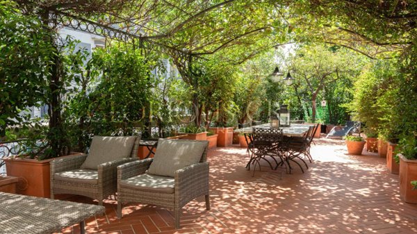 appartamento in vendita a Monza in zona Centro Storico