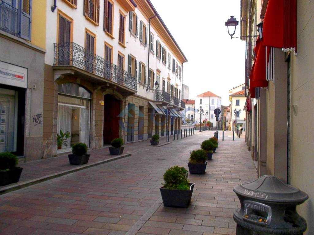 appartamento in vendita a Monza in zona Centro Storico