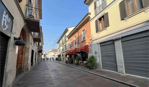 appartamento in vendita a Monza in zona Centro Storico