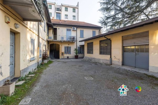 appartamento in vendita a Monza in zona Centro Storico